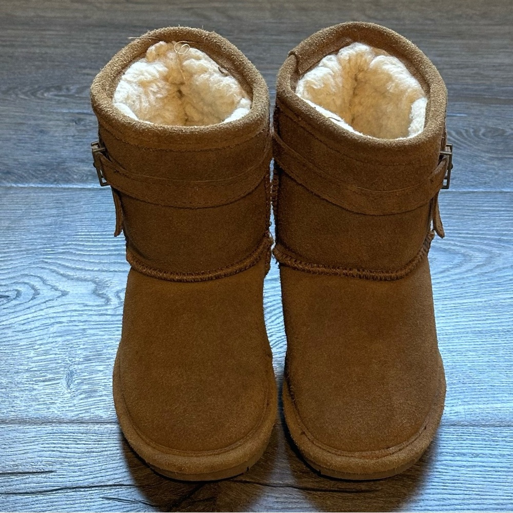 Girls 8 Brown Suede Boots Fuzzy Lined Bearpaw Toddler Shoes EUC